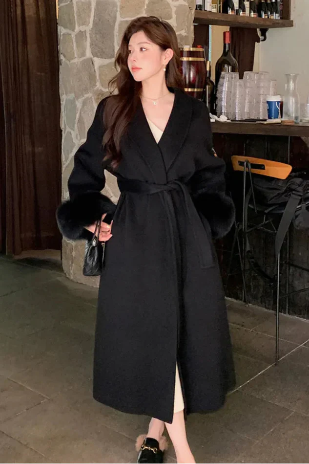 Noémie - Luxe mantel met ceintuur en elegante pasvorm