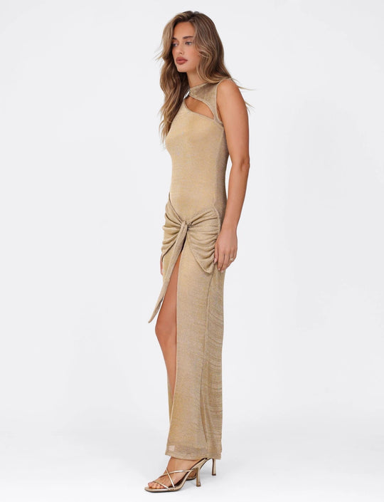 Amaris - Gouden metallic maxi-jurk met cut-out detail