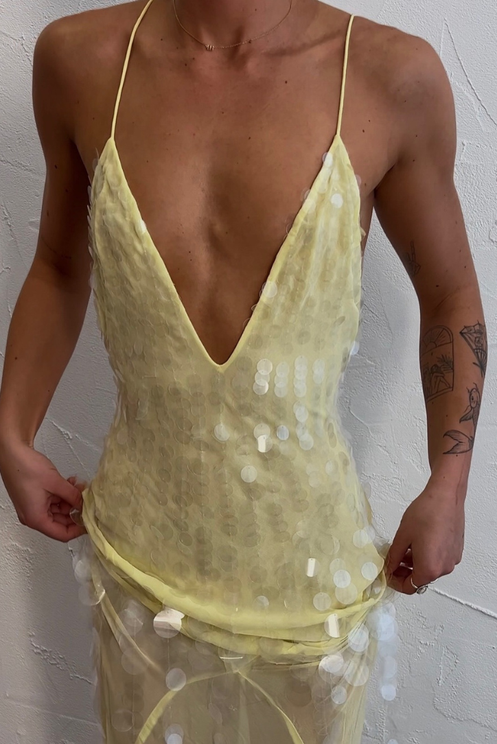 Anna – Mouwloze maxi-jurk met diepe V-hals