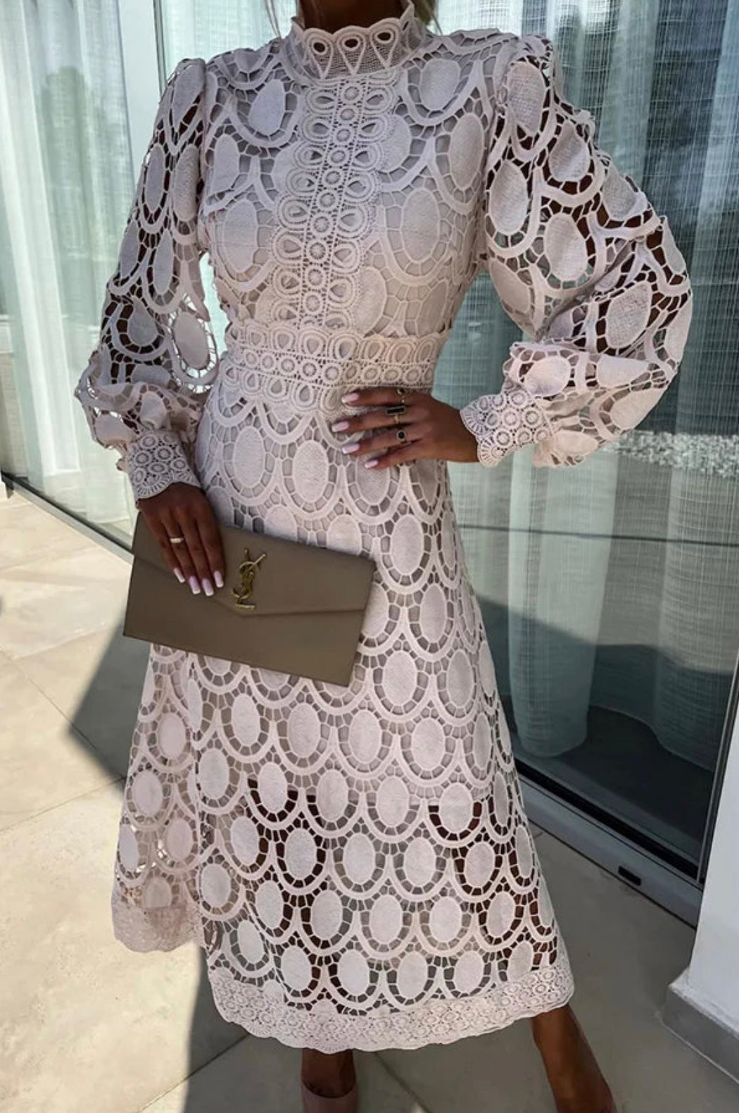 Rori - Elegante Midi-jurk met Kantdetails