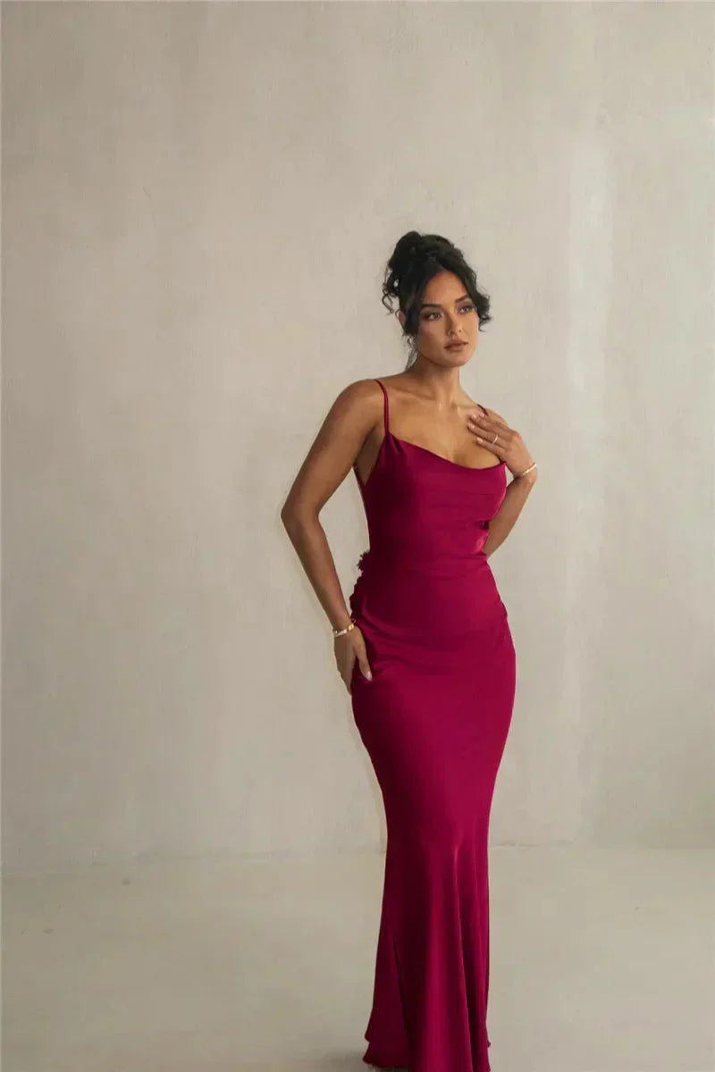 Veraïa – Satijnen maxi-jurk met bloemenapplicaties