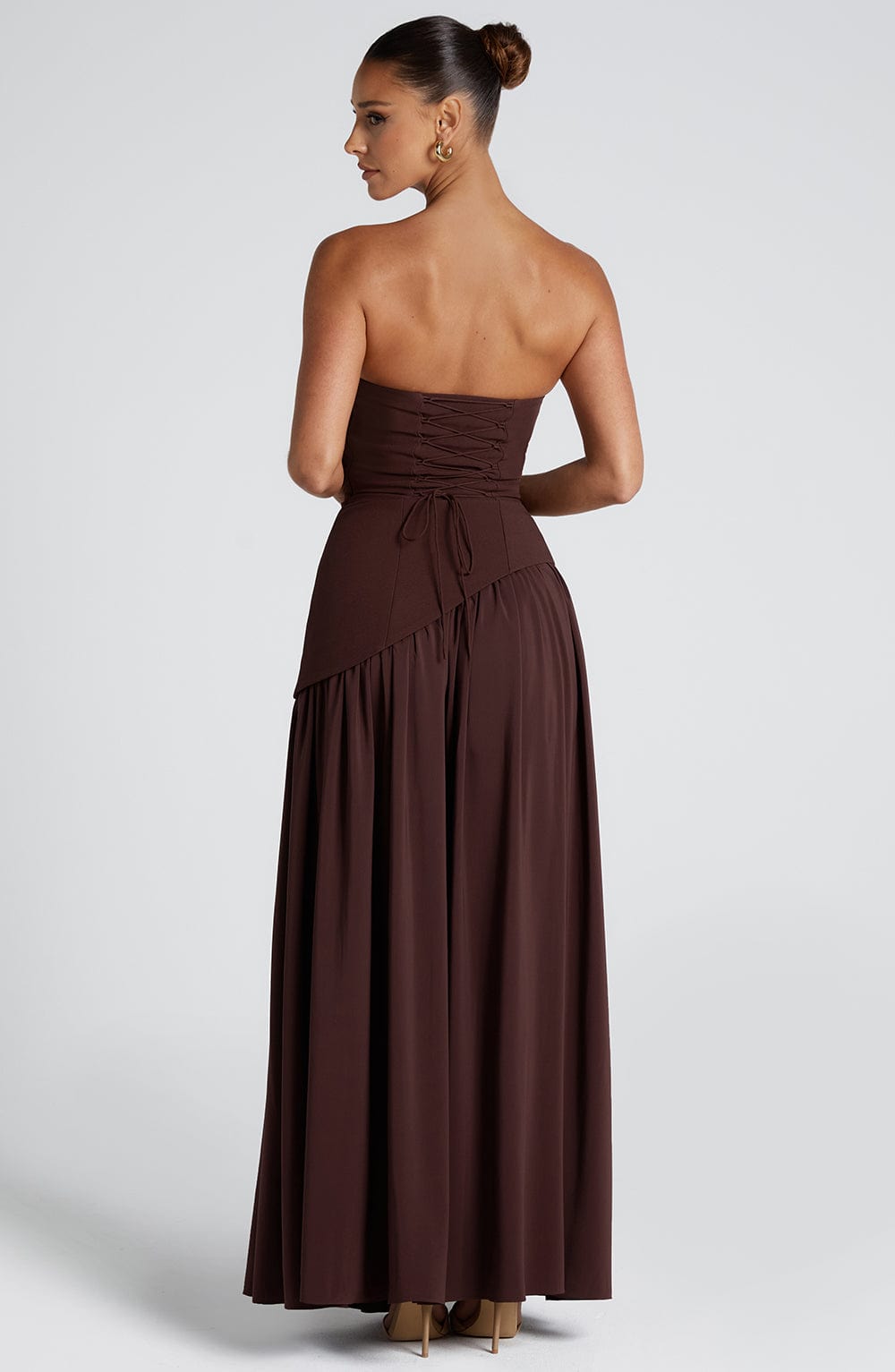 Imani – Strapless Maxi-jurk met Asymmetrische Taille
