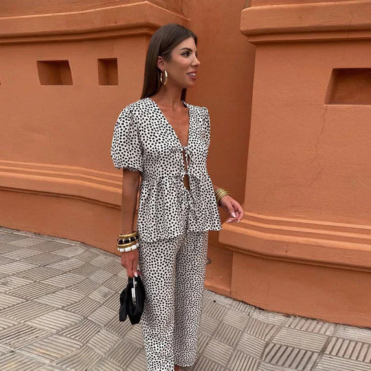 Liora – Zomers Tweedelig Setje met Statement Print